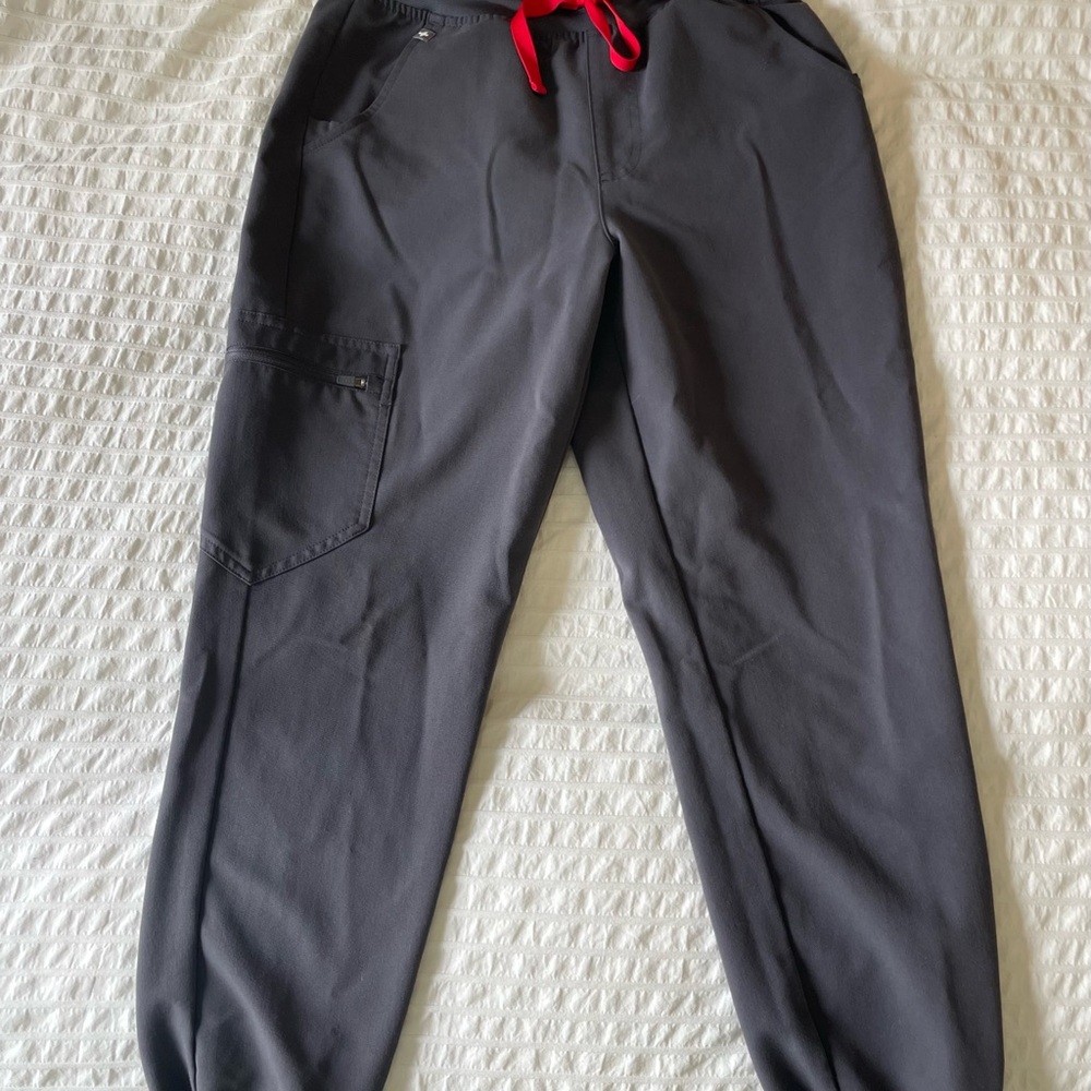 Women’s Figs charcoal grey s/p joggers